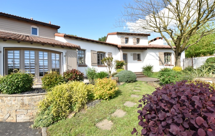  Agence Michel ROUIL Maison / Villa | CHOLET (49300) | 170 m2 | 364 000 € 