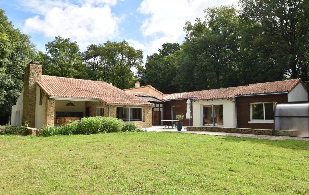 Agence Michel ROUIL : Maison / Villa | CHOLET (49300) | 327 m2 | 599 900 € 