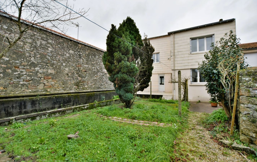 Agence Michel ROUIL : House | CHOLET (49300) | 113 m2 | 168 000 € 