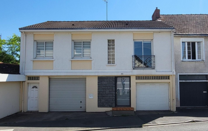 Maison   CHOLET  103 m2 183 750 € 